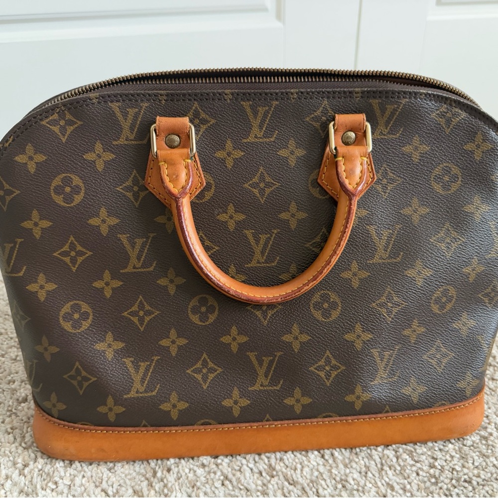 Louis Vuitton Alma Monogram Handbag (Date Code: VI 1922= France Dec 1992)